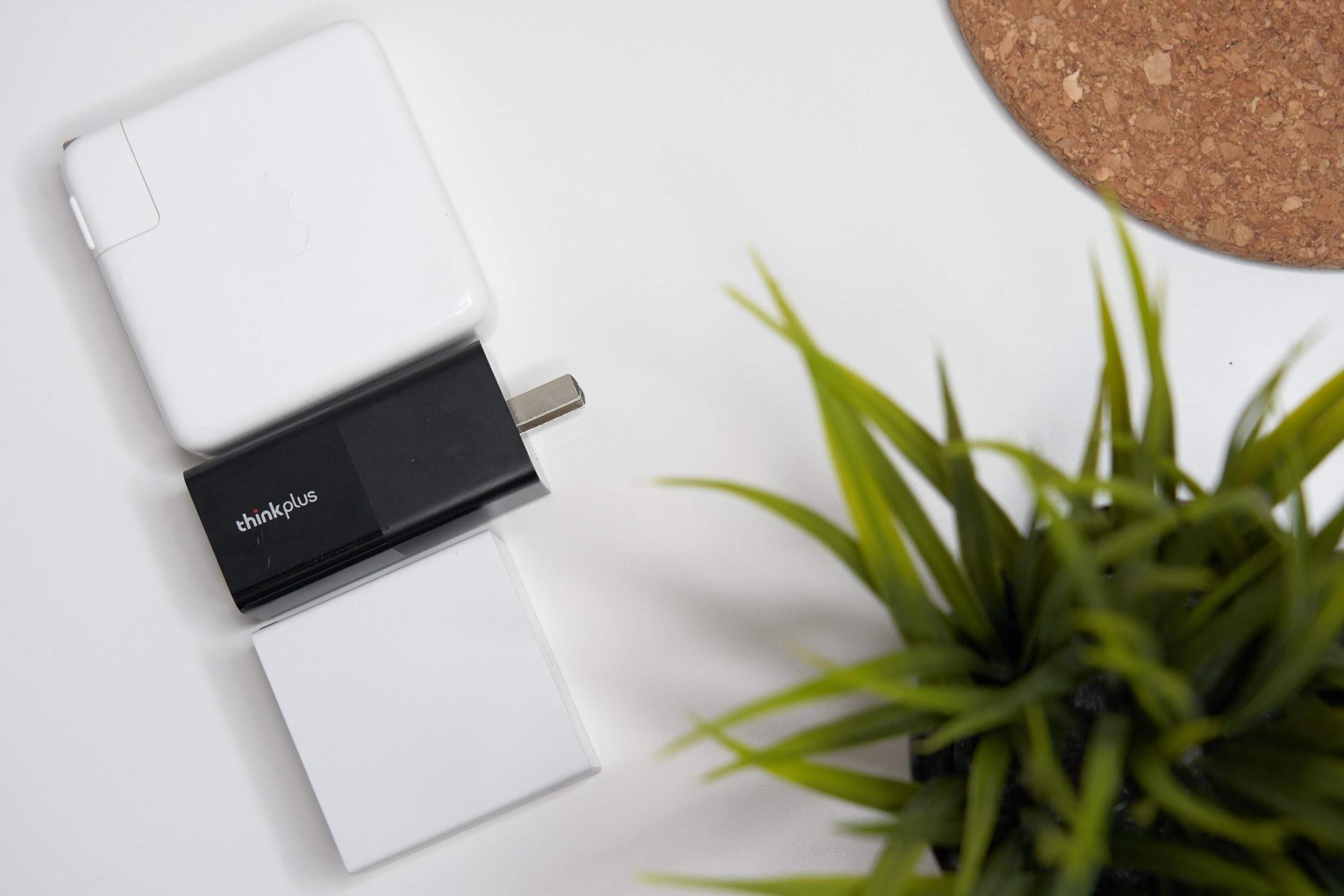 聯想 Lenovo thinkplus 口紅電源｜65W 超輕巧充電頭 開箱體驗｜ - 60C, Innergie, LENOVO, PD, PD充電, POWER, PowerGear, QC, QC充電, TAPE-C, THINKPLUS, 充電, 口紅電源, 台達電, 聯想 - 科技狗 3C DOG
