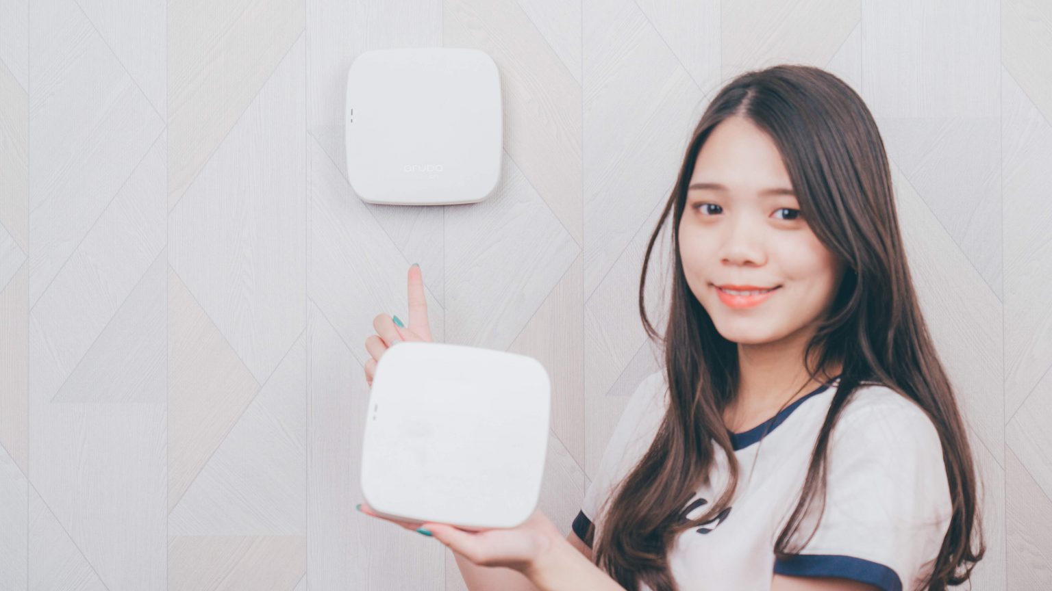 店家商用無線分享器 Aruba Instant On AP11｜可防可控 Wi-Fi 無線基地台｜WiFi 機、無線網路｜科技狗