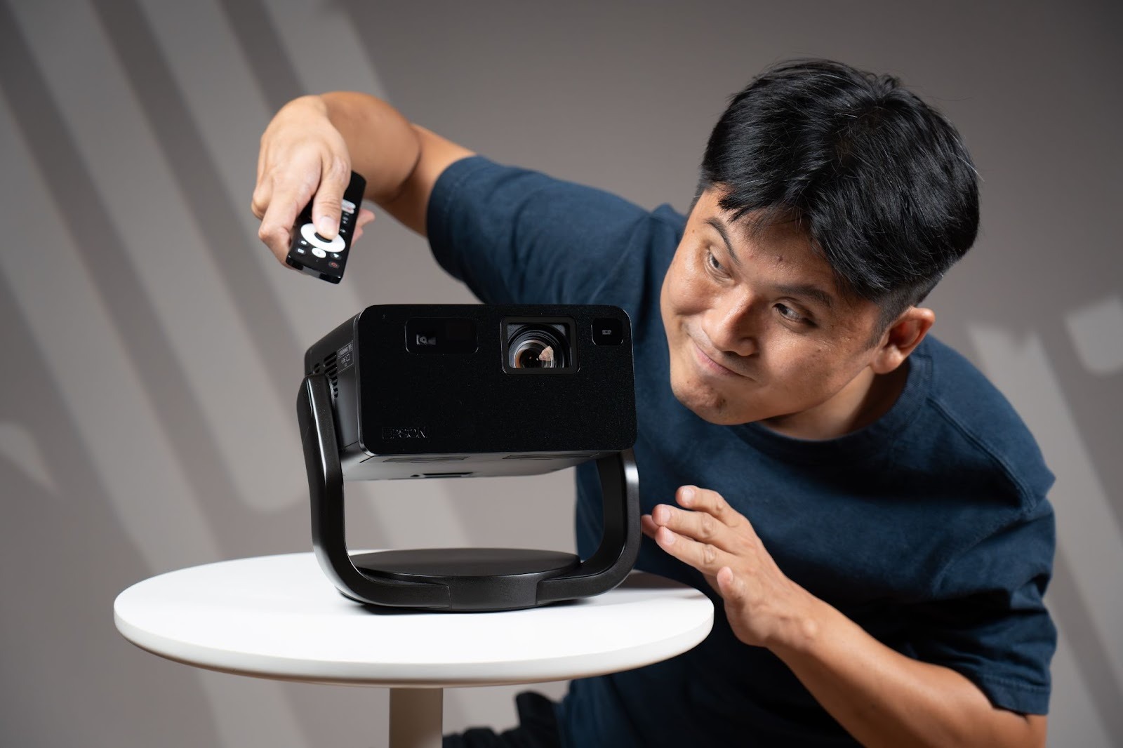 EPSON EF-22 自由視投影機 量測報告 - EPSON, 投影機, 科技狗3CDog, 行動投影機, 開箱評測, 雷射投影機 - 科技狗 3C DOG