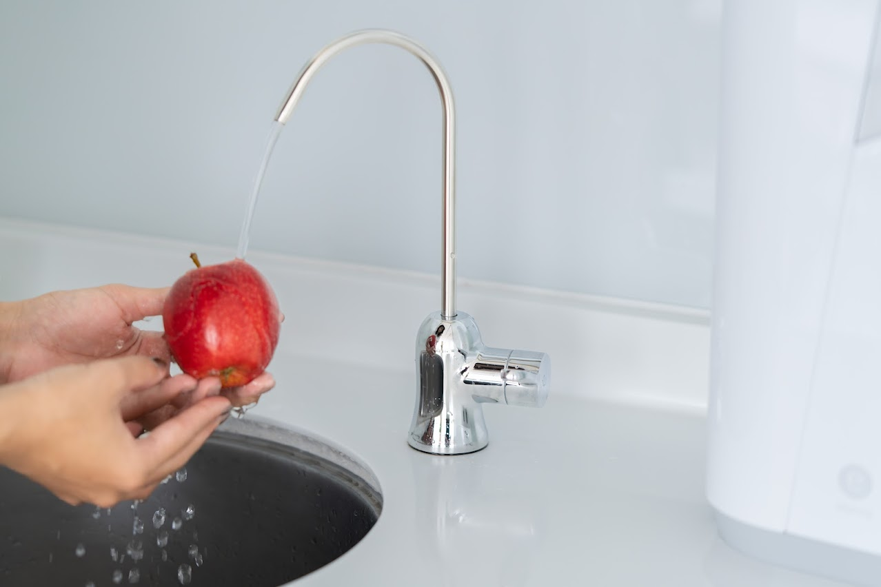 你以為的「乾淨水」其實不乾淨！開箱 eSpring 益之源淨水器 Pro，過濾效果 ＋ 濾心大拆解！家用淨水器推薦｜科技狗 - 家用淨水器，活性碳濾心, 礦物質 - 科技狗 3C DOG