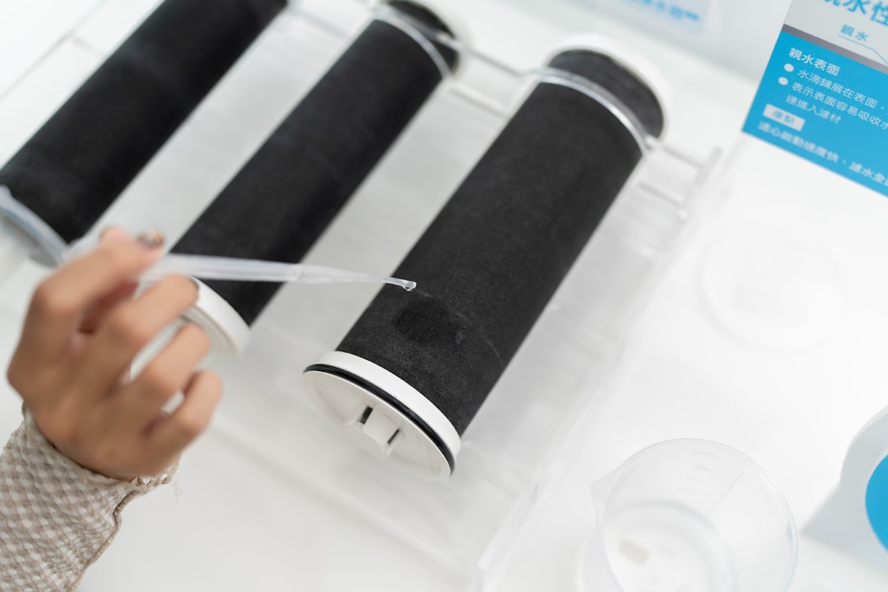 你以為的「乾淨水」其實不乾淨！開箱 eSpring 益之源淨水器 Pro，過濾效果 ＋ 濾心大拆解！家用淨水器推薦｜科技狗 - 家用淨水器，活性碳濾心, 礦物質 - 科技狗 3C DOG